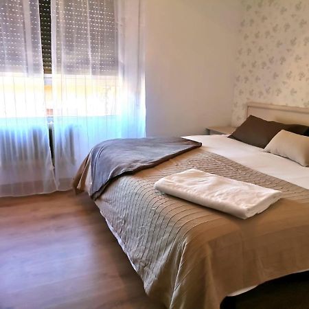 Hotel Los Arenales De Jerte Bagian luar foto