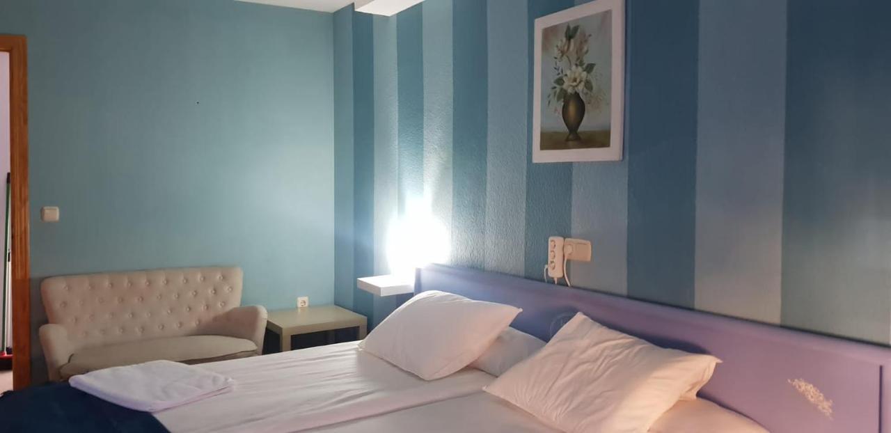 Hotel Los Arenales De Jerte Bagian luar foto