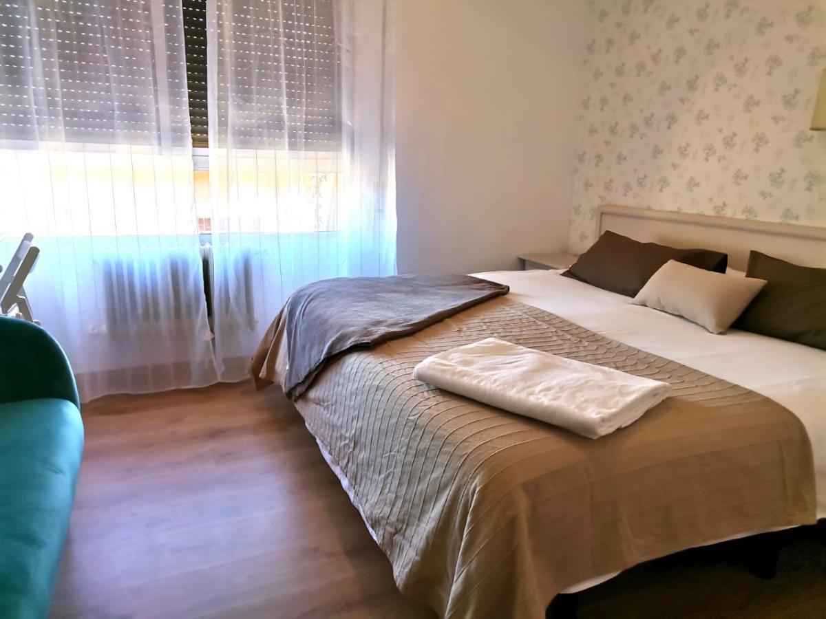 Hotel Los Arenales De Jerte Bagian luar foto