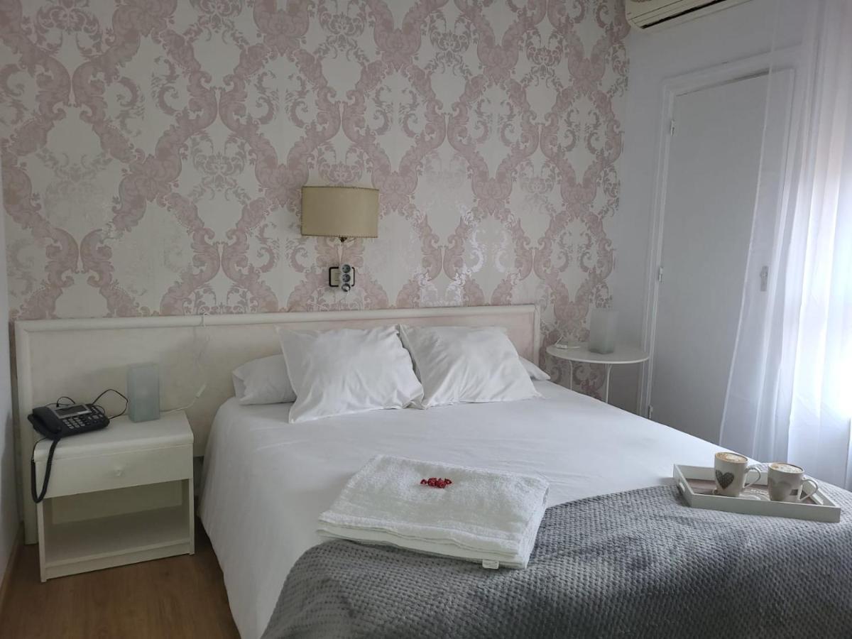 Hotel Los Arenales De Jerte Bagian luar foto